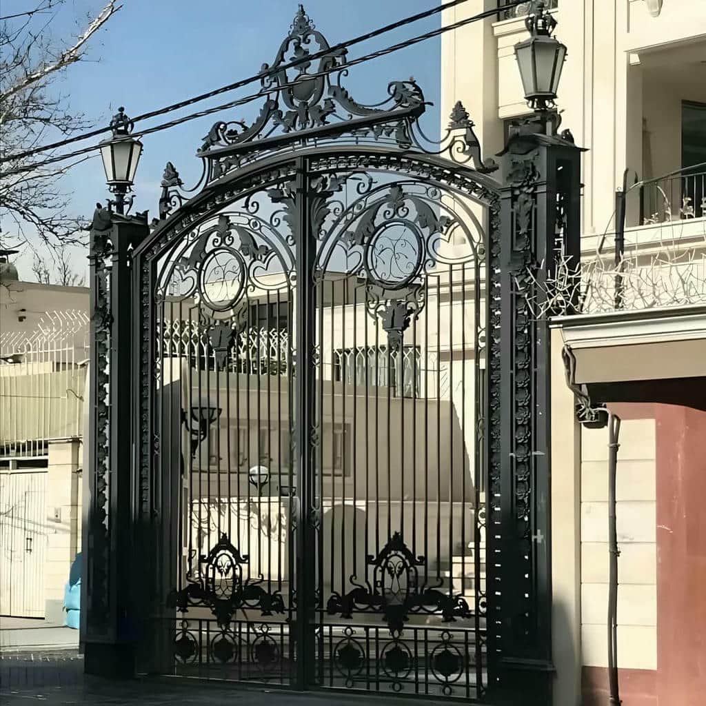 فروش درب ویلایی لیزری طرح هندسی با قاب فلزی در یزد فروش درب ویلایی لیزری طرح هندسی با قاب فلزی در یزد