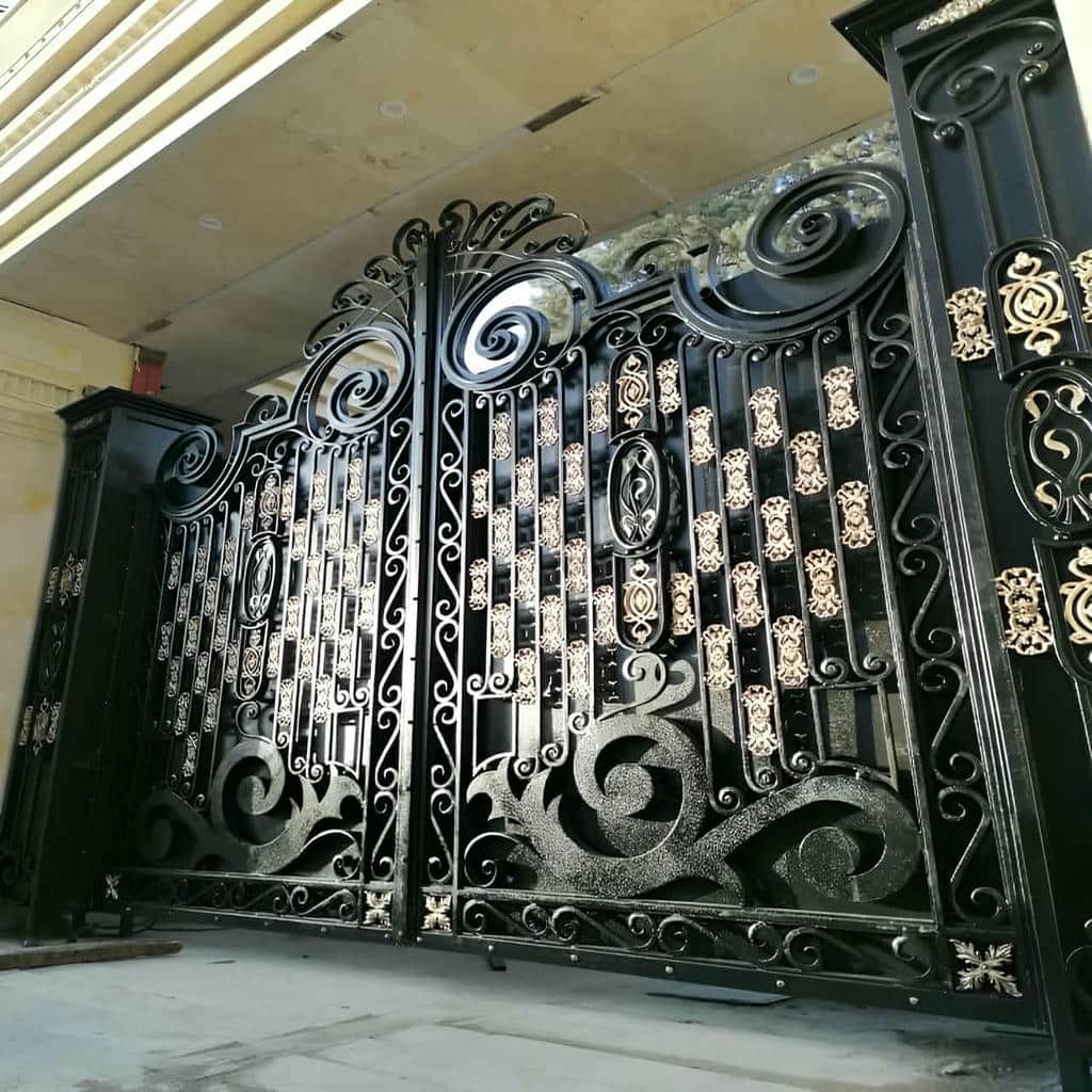 درب فلزی ویلایی ورودی جنوبی با پنل بسته در یزد درب فلزی ویلایی ورودی جنوبی با پنل بسته در یزد