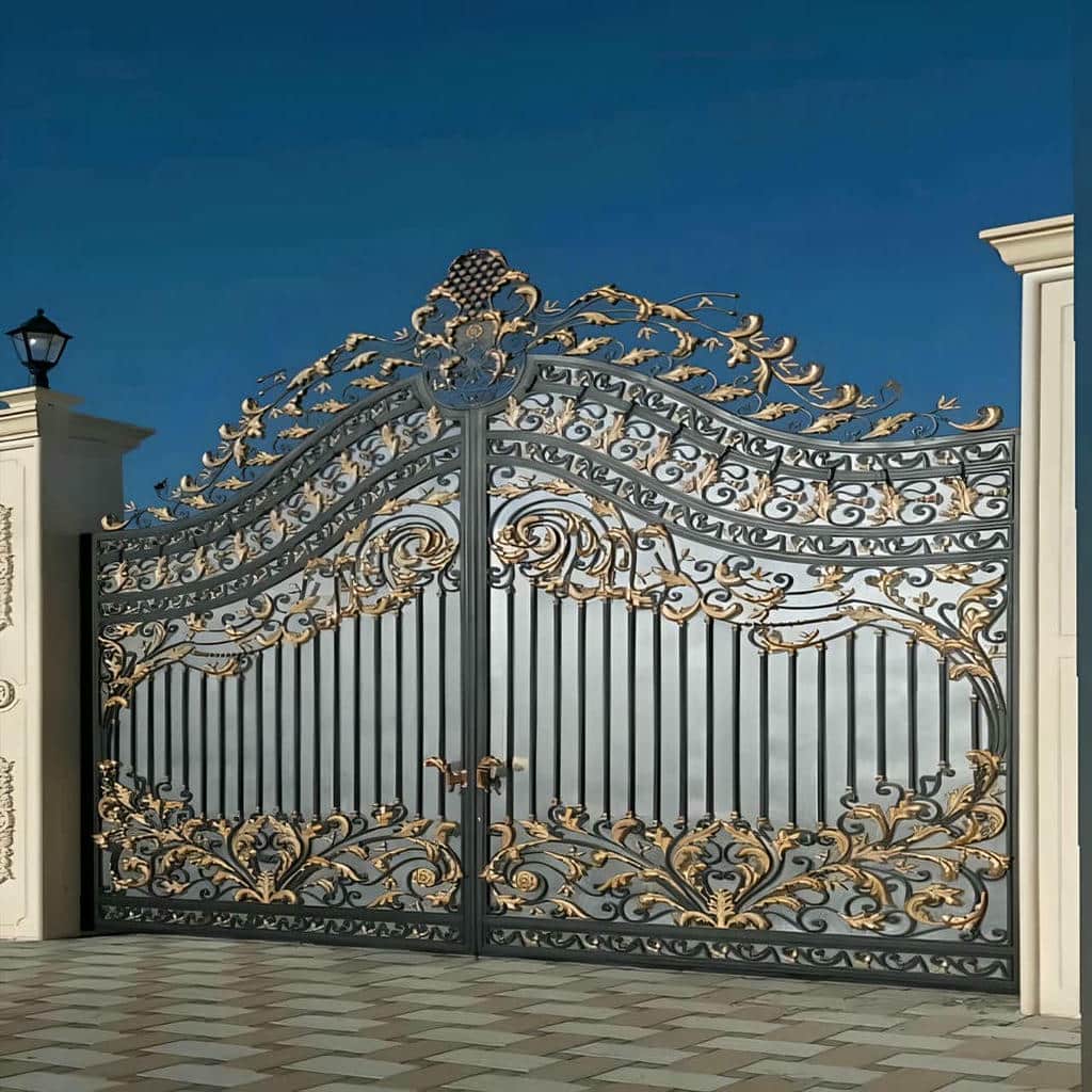اجرای درب پارکینگ کشویی محوطه با مسیر جانبی در یزد