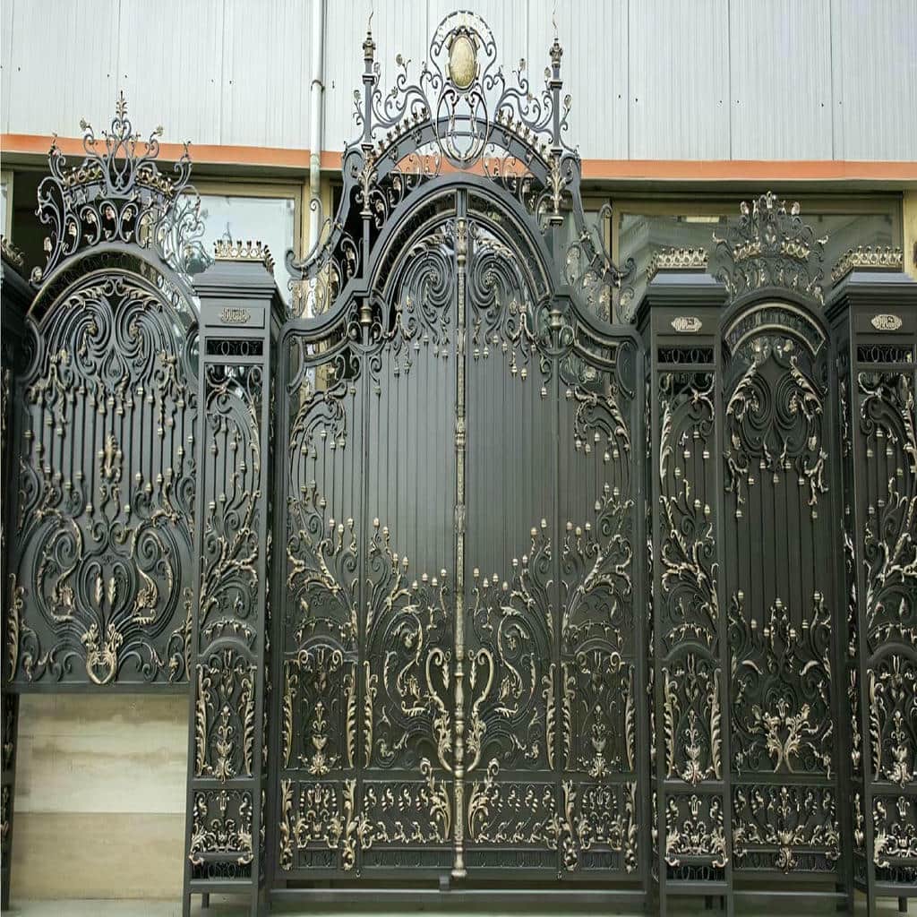 خرید درب حیاط ورودی محوطه با انتخاب بازشوی مناسب در یزد