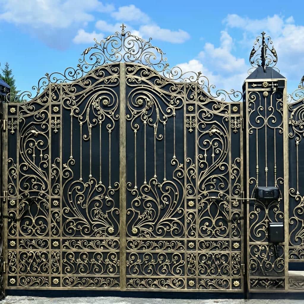 اجرای درب ریلی باغ با چرخ و راهنمای مناسب در یزد اجرای درب ریلی باغ با چرخ و راهنمای مناسب در یزد