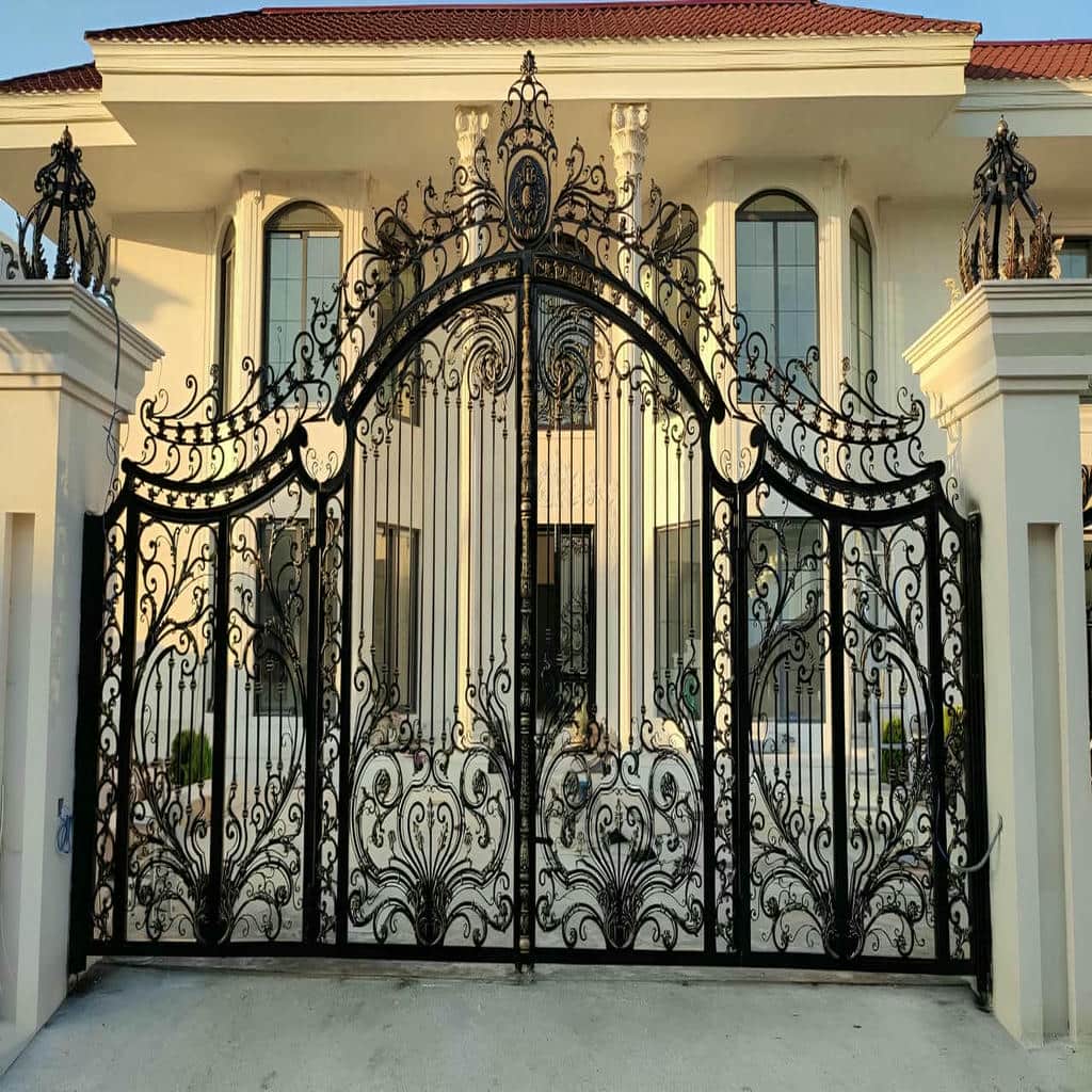 سفارش درب آهنی کلاسیک کتیبه دار دو لنگه در یزد