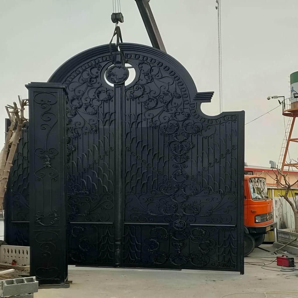 درب فلزی لاکچری نمای ویلا با طرح چوب در یزد درب فلزی لاکچری نمای ویلا با طرح چوب در یزد