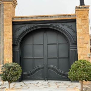 8 طرح درب آهنی شیک ورودی حیاط در یزد