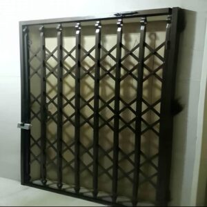 6 مدل درب آکاردئونی سه گل تسمه در یزد