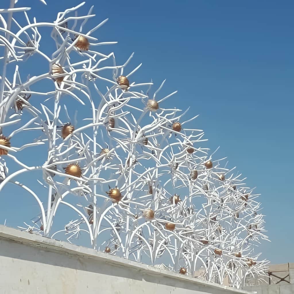 حفاظ گل آفتابگردان فلزی برای ورودی ساختمان یزد