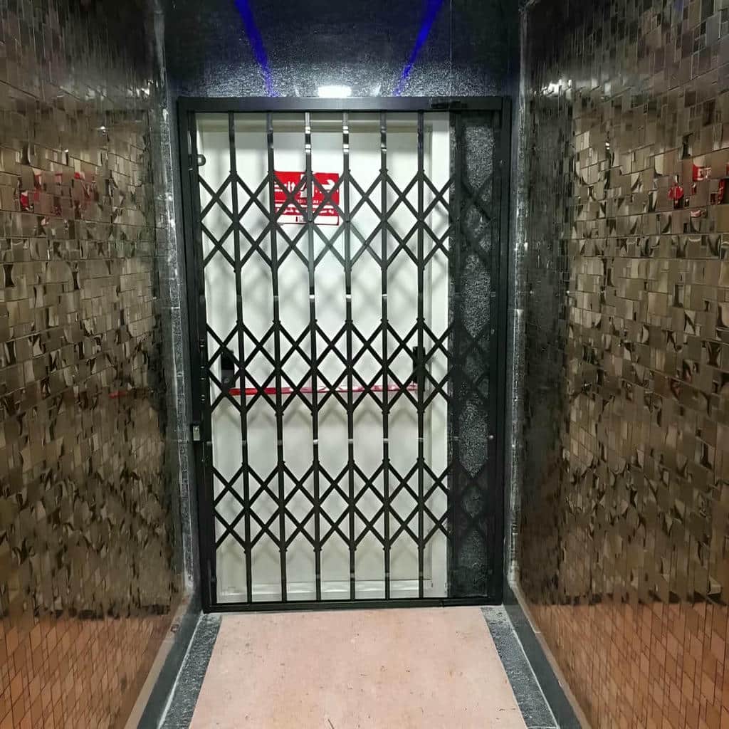 محافظ درب آپارتمان جمع شونده در یزد
