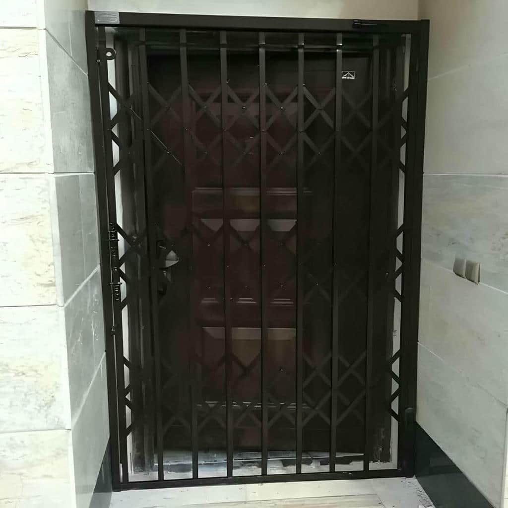 حفاظ متحرک طوسی نصب شده در یزد