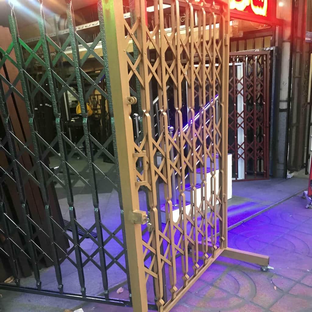 حفاظ درب ضد سرقت طوسی نصب شده یزد