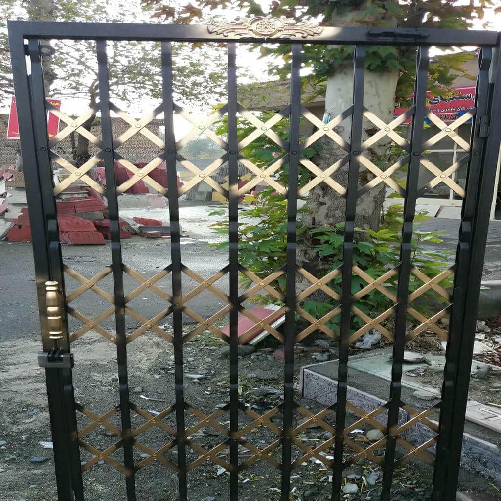 نرده آکاردئونی مشکی پروژه نوساز در یزد