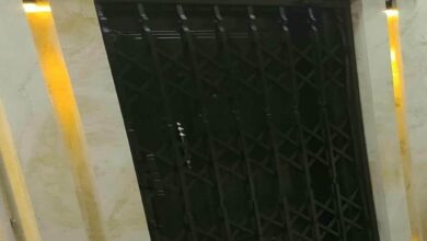 حفاظ متحرک مشکی در ورودی آپارتمان یزد