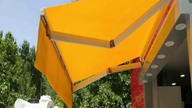 سایبان بازویی سفید بالکن مسکونی یزد