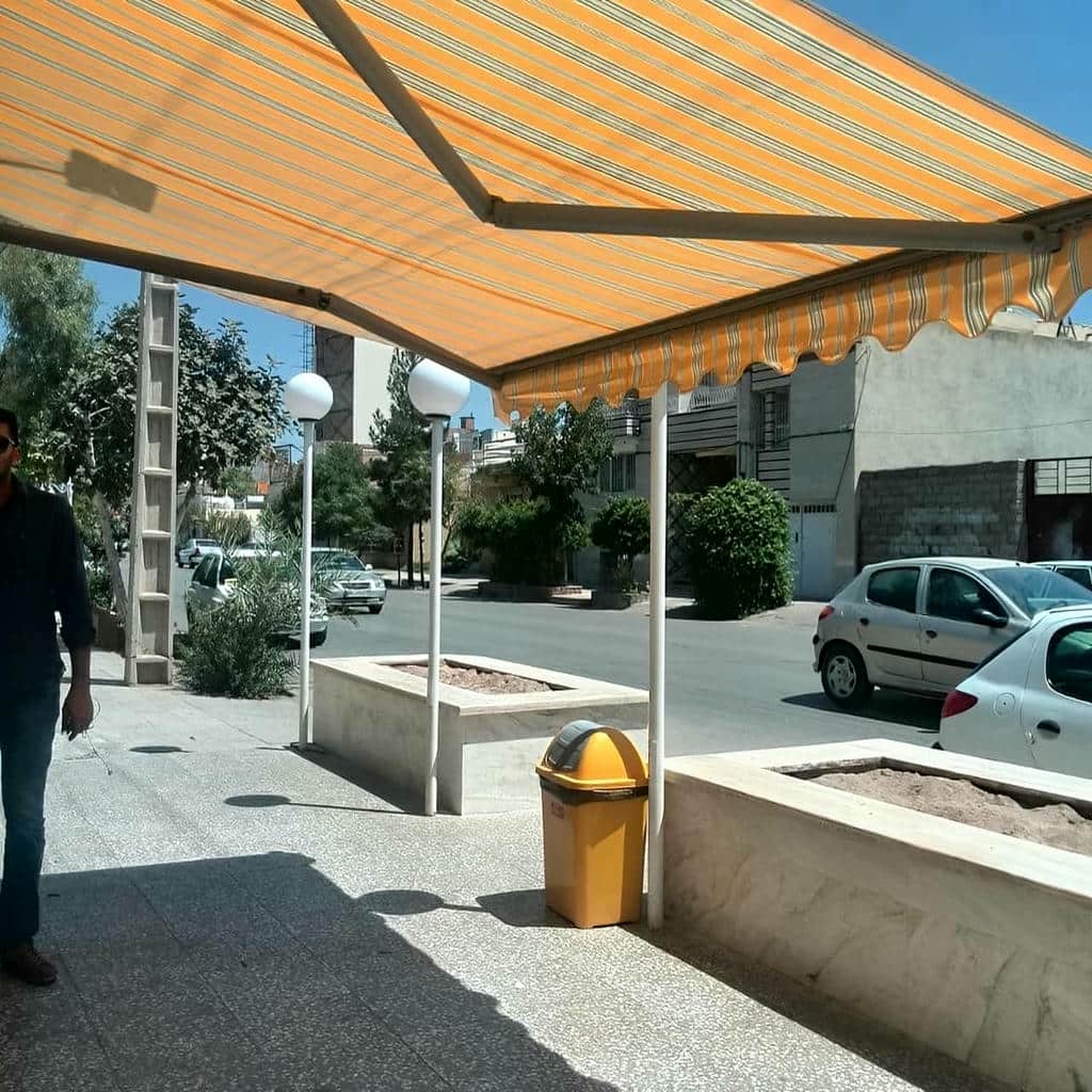 سایبان ضد آب تاشو روی تراس یزد