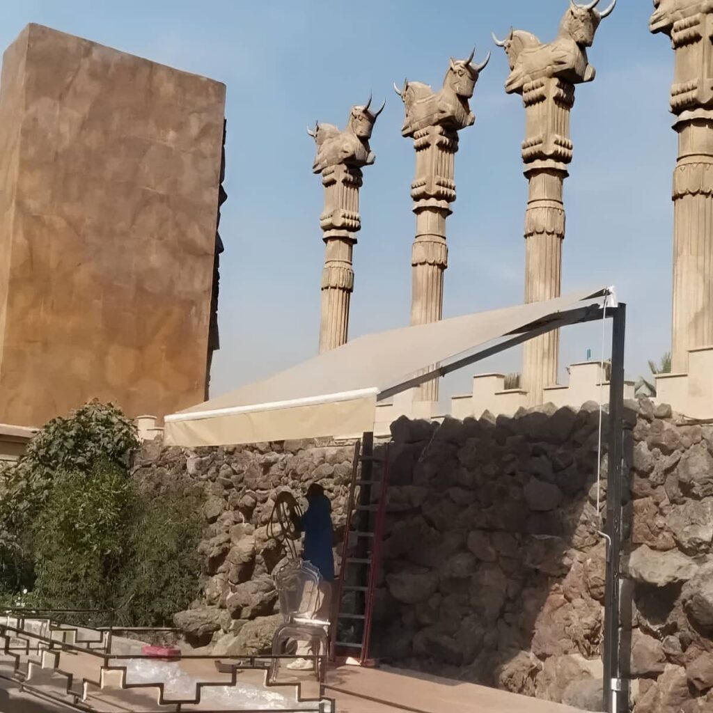 سایبان دوطرفه با پایه مرکزی در یزد سایبان دوطرفه با پایه مرکزی در یزد