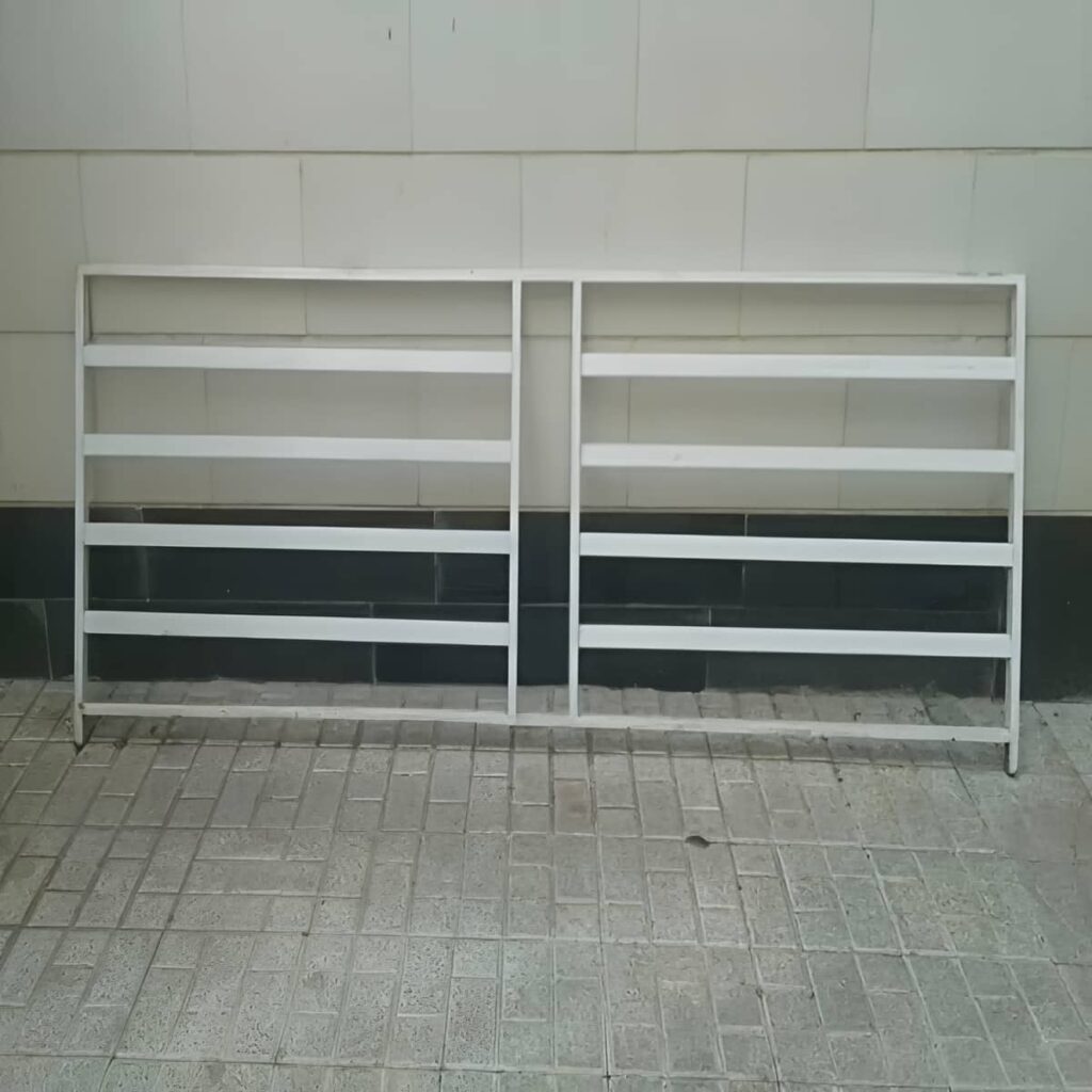 حفاظ بالکن ساده با فرم هندسی