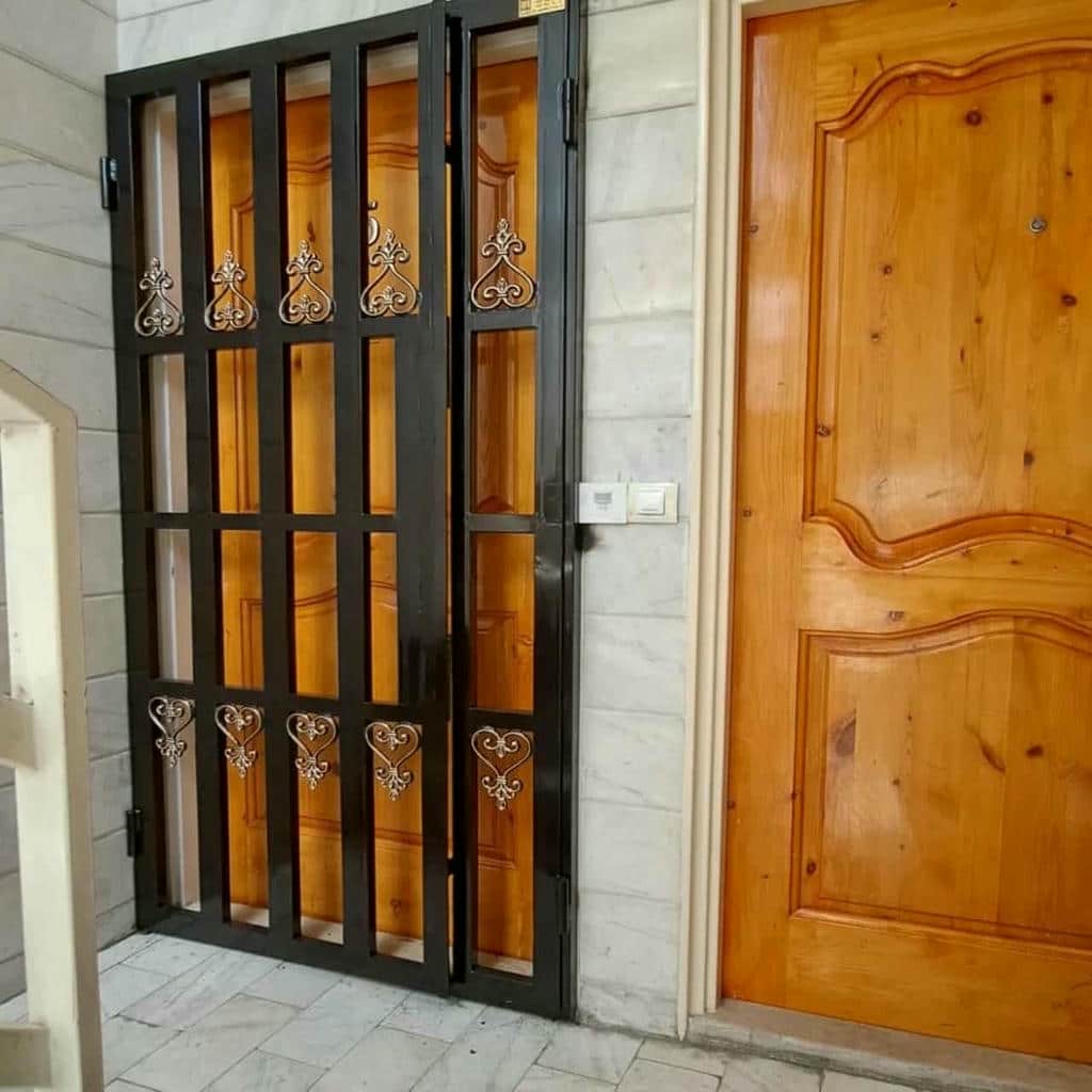 کرکره برقی با تیغه آلومینیومی روشن در یزد