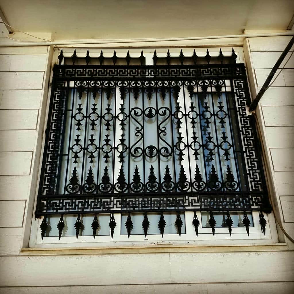 حفاظ پنجره فرفورژه مشکی کم عرض یزد