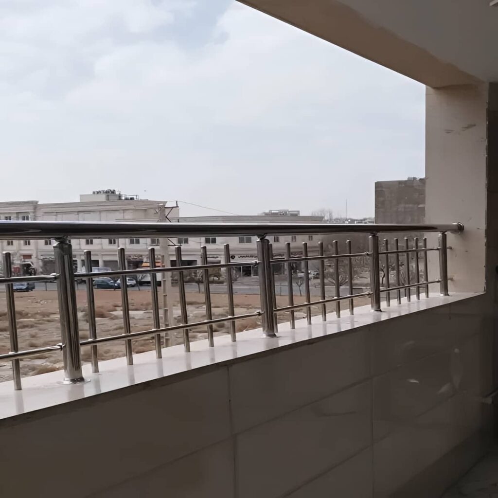 نرده راه پله نوساز در یزد
