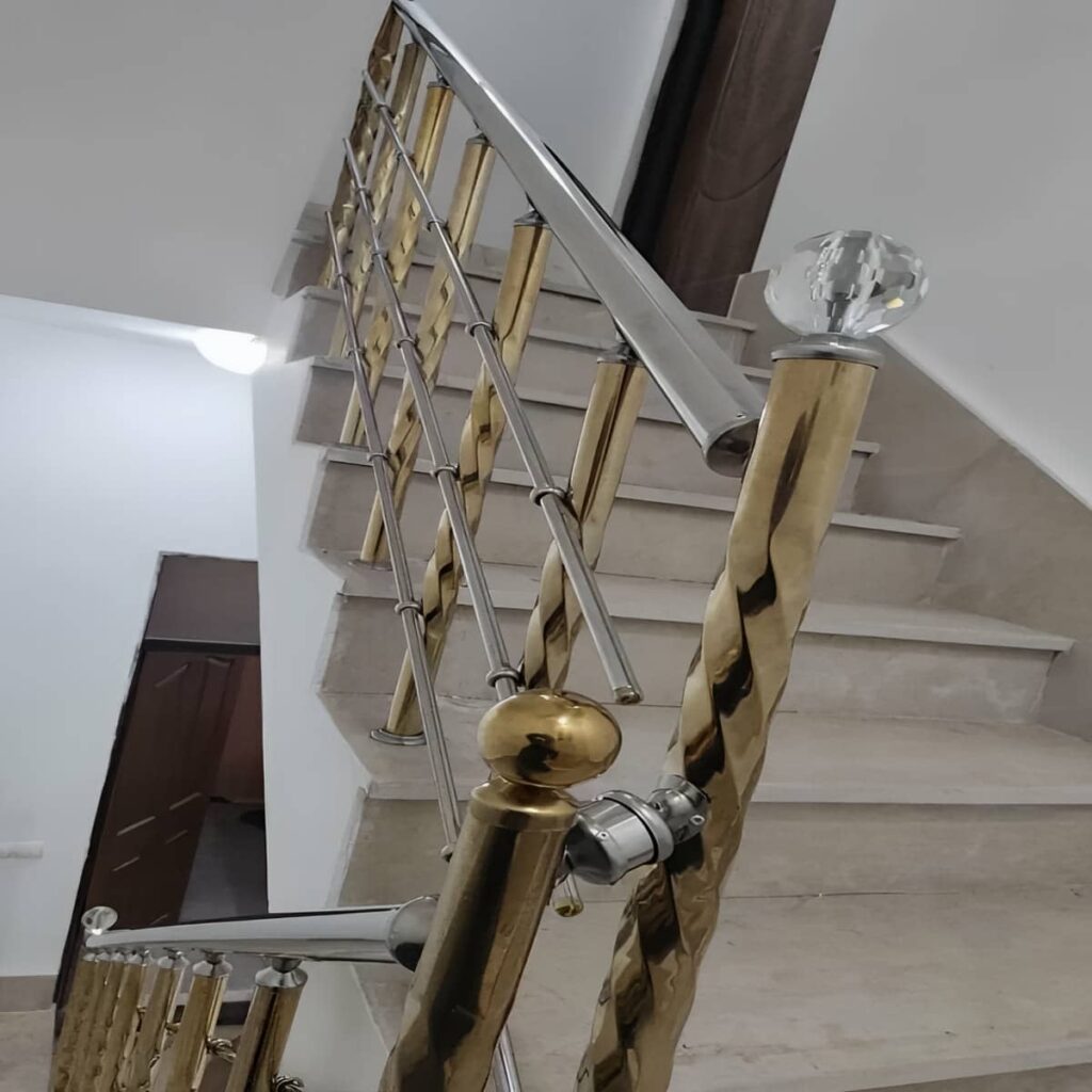 هندریل استیل مدرن برای ورودی ساختمان