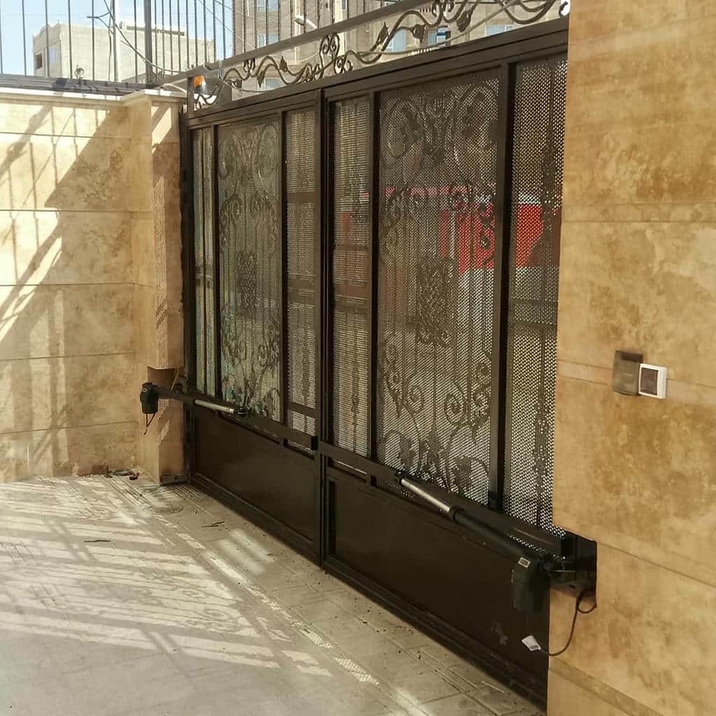 نمونه اجرای اپراتور درب پارکینگ ساختمان یزد نمونه اجرای اپراتور درب پارکینگ ساختمان یزد
