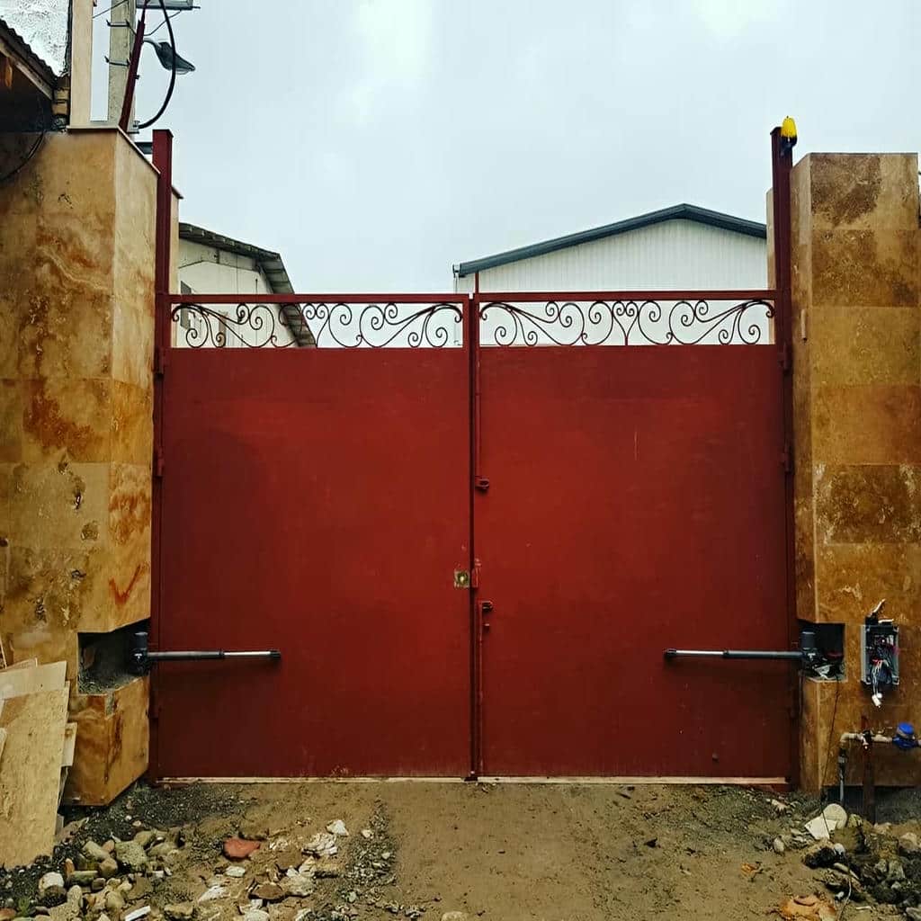 جک پارکینگی فضای باز پروژه ساختمانی یزد جک پارکینگی فضای باز پروژه ساختمانی یزد