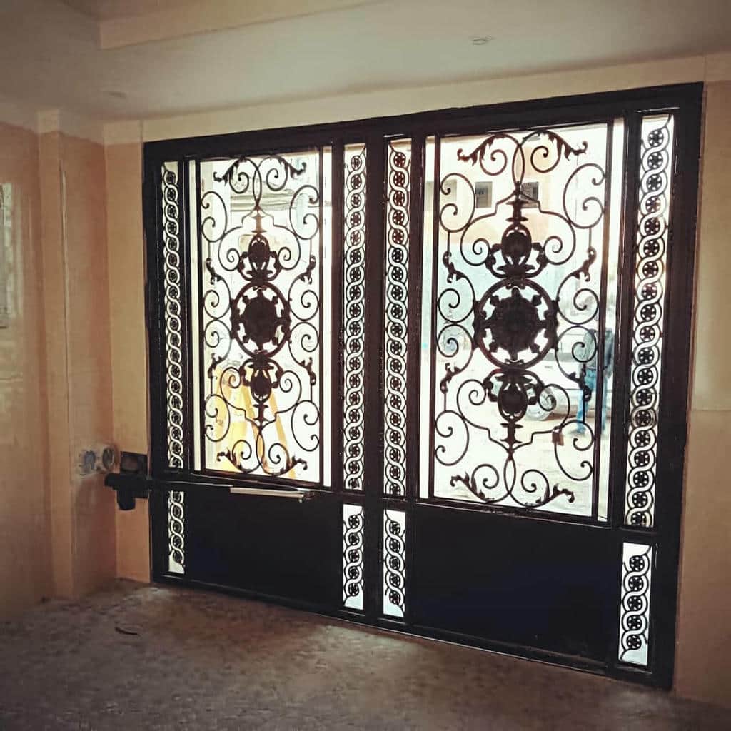 مرکز تخصصی عرضه اپراتور درب پارکینگ با رنگ و طرح هماهنگ نما در یزد
